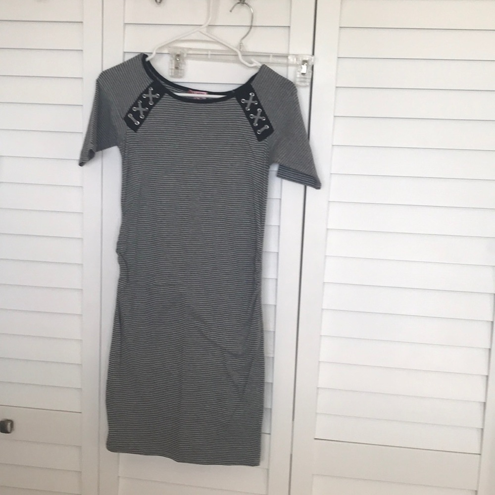 Maternity dress size small